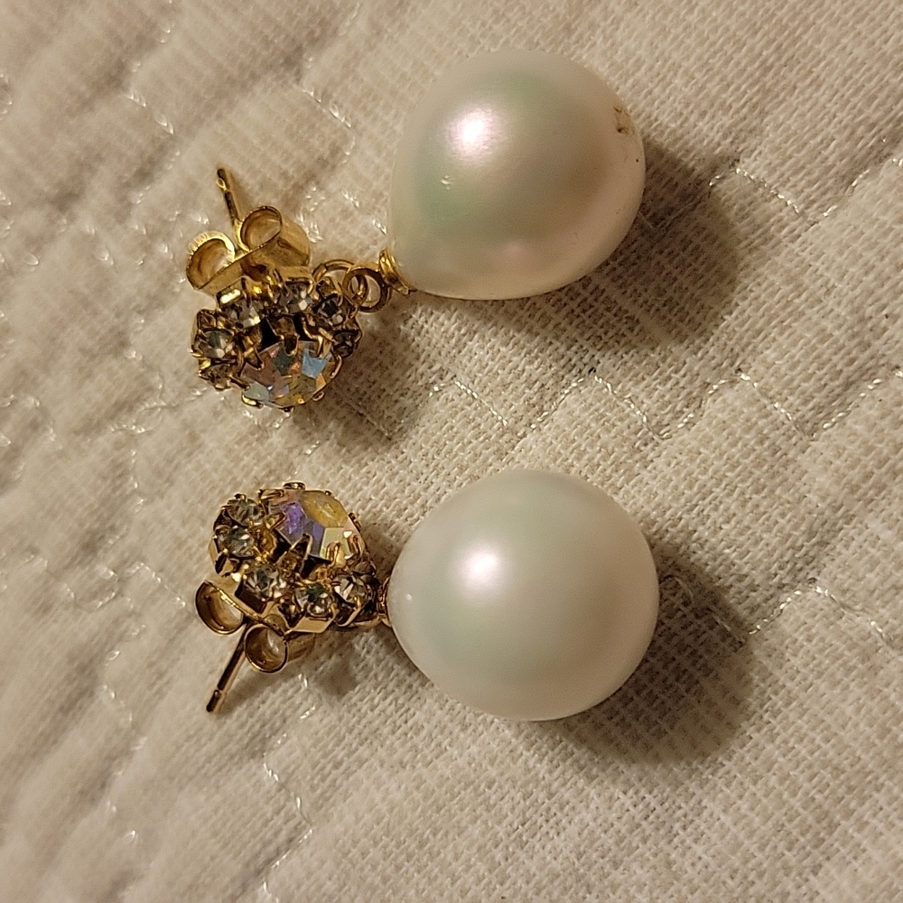 Pearl earrings